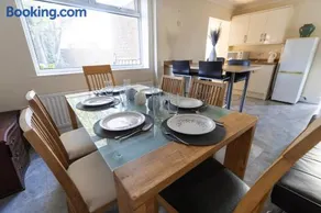 Charis House - Image 5