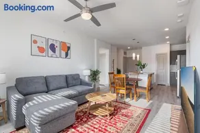 Luxury Apartments Near Airport - Image 3