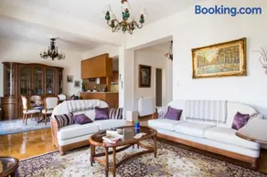 Large 3 bedroom Apt with Terrace - Image 1