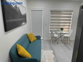 Award winning boho paradise sunlit modern suite - Image 3