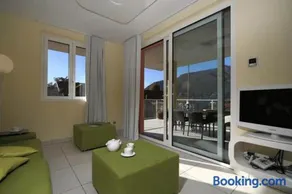Apartment in Maccagno with pool - Image 3