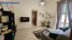 CASA OLTREPO comodo centrale ma silenzioso parcheggio interno - Image 1