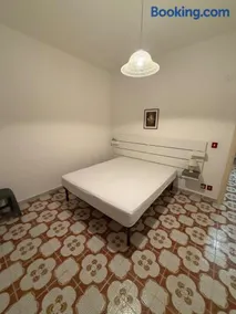 Apartment with sea access - Image 5