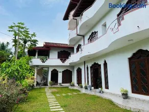 White Elephant Villa & Restaurant - Image 3