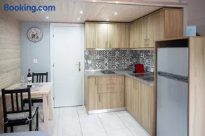 Filippou Luxury Apartments - Image 2