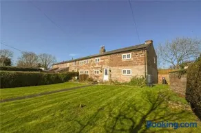 The Old Farmhouse - Sleeps up to 14 - Image 4