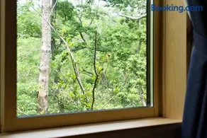 Noto cottage Hinoki no ie - Onsen in a cypress bathtub - Image 3