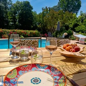 Suite privée avec salon et coin cuisine extérieur - Image 1