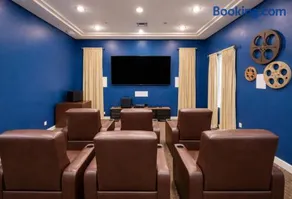 Luxe Room & Bathroom in Shared Apartment In Marina Del Rey - Pool, Hot Tub, Sauna, Gym - Image 3