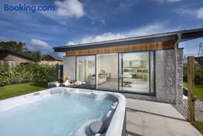 Salt Life, Dunes at Upton Towans - Hot tub - Pet friendly - Self check in - Image 2