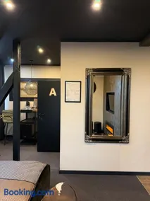 4 Rooms Pixel A - Image 1