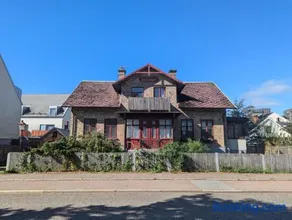 3 bedroom Remote-Work Retreat in 100-Year-Old Villa with Pool, Garden, free Parking - Image 2