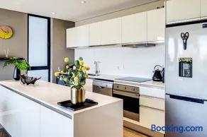 202 Warwick - Image 4