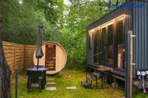 Charmantes Tiny House am See mit Outdoor-Sauna - Image 1