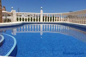 Villa mit Terrasse, schnellem Internet und privatem Pool | Meerblick | Ideal für Homeoffice - Image 2