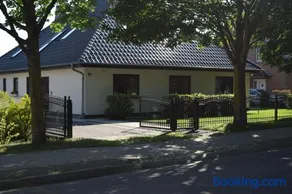 Ferienwohnung Elke - bis 8 Personen - großer Balkon - 300 Meter zum See - Image 1