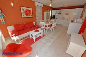 Villa MT - Image 2