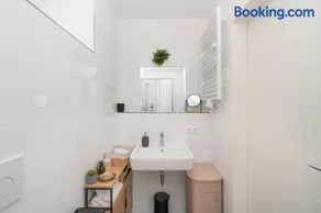 Quiet Apartment with XXL Sofa and 65 Inch TV - Image 2