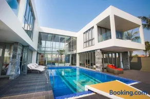 Diamond Beach Villa Da Nang - Image 2