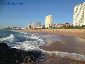 Seaview Apartment Amanzimtoti - Image 3