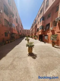 2 bedroom apartment, living room, kitchen in Marrakech - Image 2