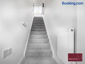 Bracknell - Maisonette Parking 2Bed - Image 5