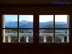 Appartement indépendant au HI PYRENEES - Maison d'hôtes de charme pour vos vacances & ski - Jardin privé de 4000 m2 face au Pic du Midi - 6 min en voiture de Bagnères & 30 min en bus jusqu'à La Mongie et Lourdes - Image 3