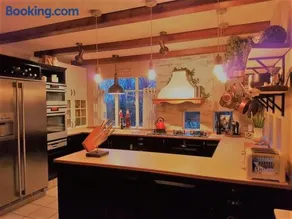 Luxury Villa, hot & cold tub for 8 person - Image 3
