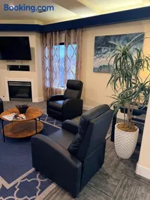 Orca Inn Suites - Image 4