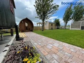 Heather Cottage and Shepherds Hut - Image 4