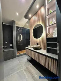 Stilvolle und moderne Wohnung - Image 1