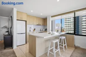 St Kilda Ocean View with Parking - Image 4