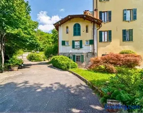 Tiny Apartment on the Lake - Image 1