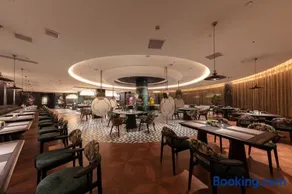 Wuhan Jingmao Wanda Jinhua Hotel - Image 2