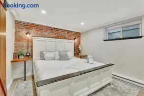 Modern Comfort in Historic Denver - Image 3