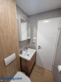 Nada Seaside Apartments Pirovac - Image 2