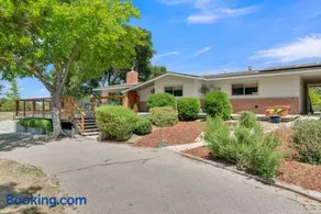 Oakwood Tranquility-Peaceful 2 BR Plus Office - Image 4