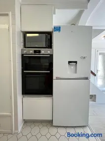 Truehome Close to Stansted Airport - Image 2