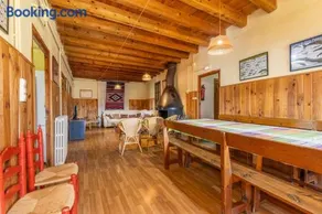Maison de vacances entièrement équipée avec piscine privée, barbecue et internet haut débit | Vue jardin - Image 5