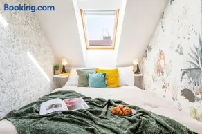 Prague Days - Two Bedroom Apartment with Parking, Balcony, Grill & Projector - Image 5