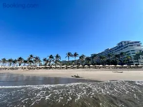 Depto en la playa con toboganes, juegos y restaurantes - Image 1