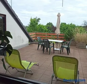 Gemütliche Ferienwohnung mit großer Dachterasse in gehobener Wohngegend - Image 2