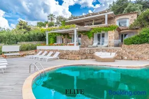 Prestigiosa Villa di Lusso con Vista Mozzafiato - Image 1