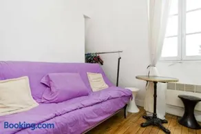 CHAMPS ELYSEES STUDENT STUDIo - Image 1