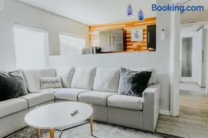Historic Apartment Minutes to Red Rocks and Downtown Denver - Image 3
