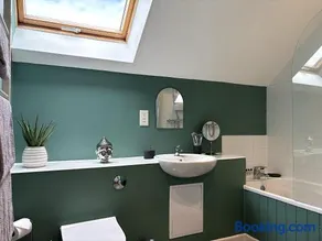 St Johns Penthouse Serviced Apartment, Bridgnorth - Image 5