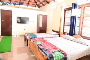 BlueMoon Homestay - Near to Falls and View Points, Home Food & Estate - Image 5