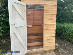 The Hoppers Hut - Image 2