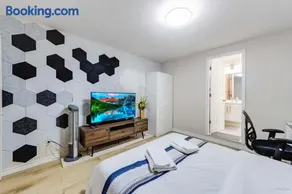 Bright Maple Suite - Image 1