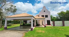 Private Villa With pool bbq sound system wifi snooker - Image 1